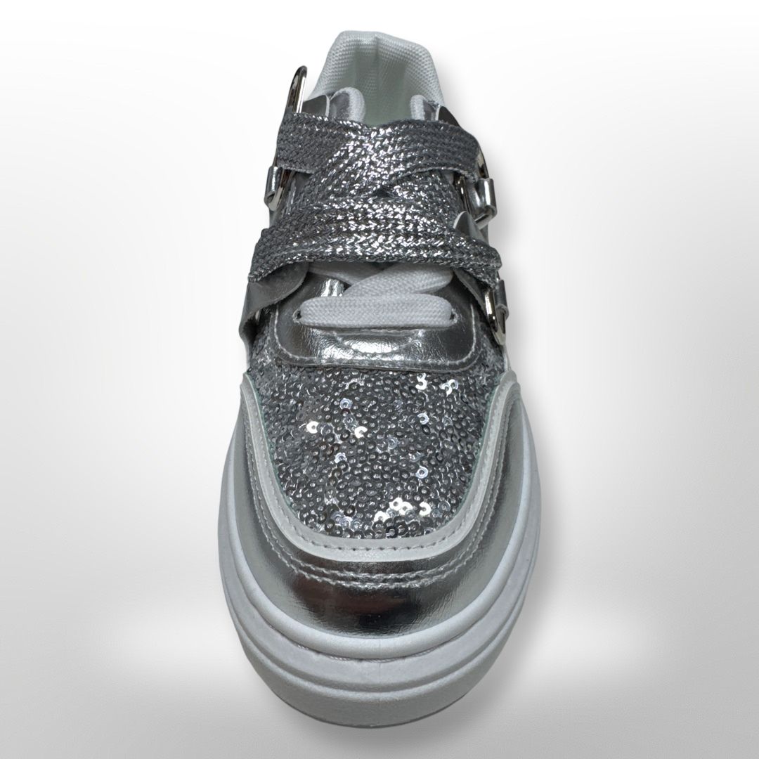 Silberne Sneaker