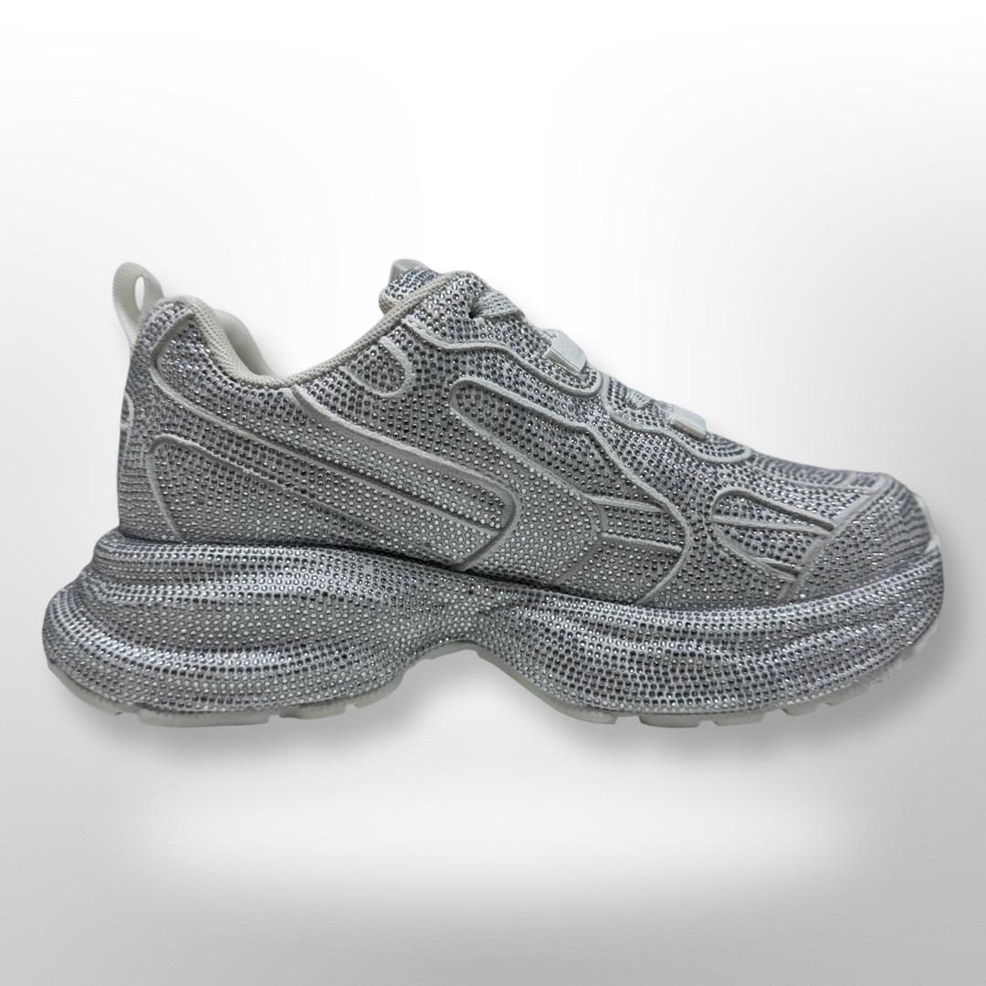 Sneaker mit Strasssteinen