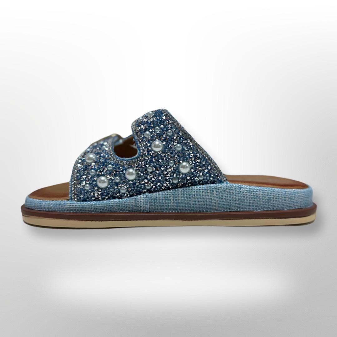 Blaue Sandalen mit Steinchen