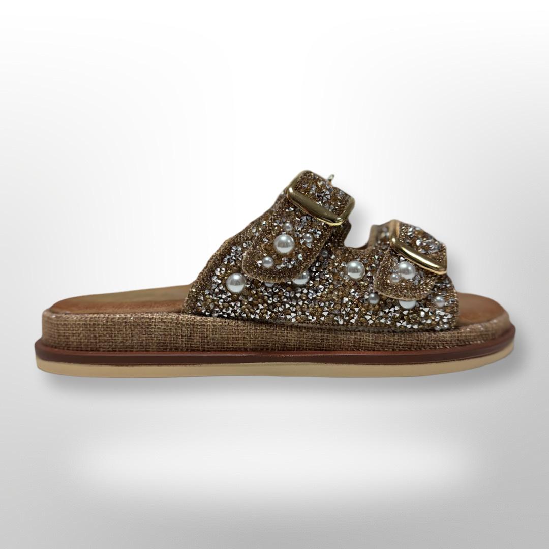 Goldene Sandalen mit Steinchen