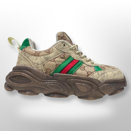 Sportliche Sneaker