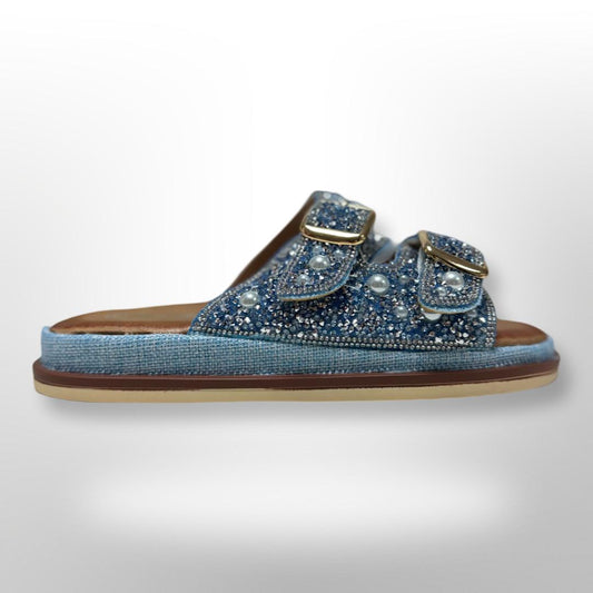 Blaue Sandalen mit Steinchen