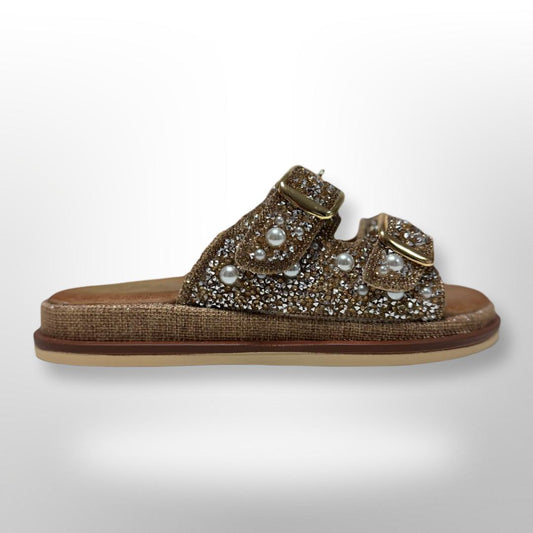Goldene Sandalen mit Steinchen